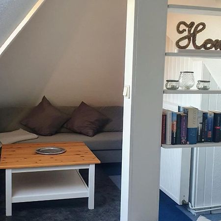 *To Hus* Wohnung Am Rande Von Jever Exterior foto